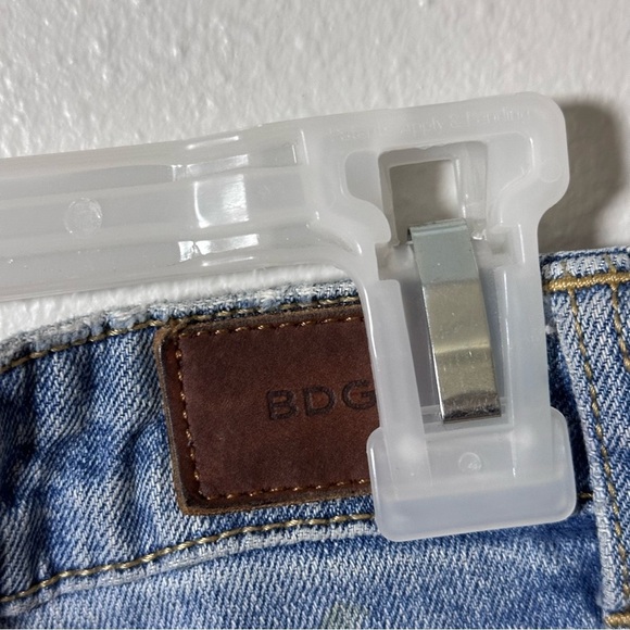 BDG Women Denim Blue Mid Rise Shortie Shorts size 27. - Picture 5 of 10